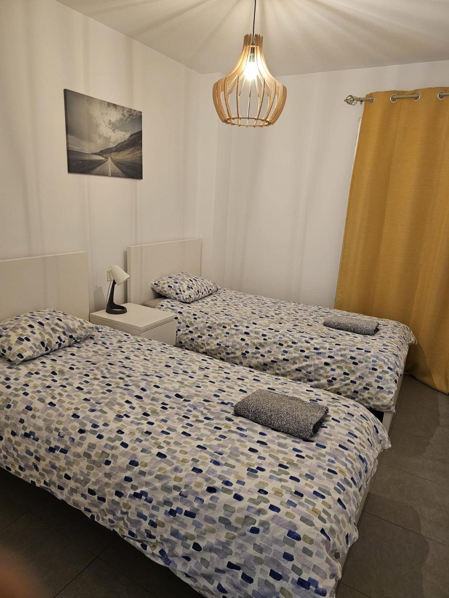 Modern Seafront Flat With A Private Garage Apartment เอลเมดาโน ภายนอก รูปภาพ